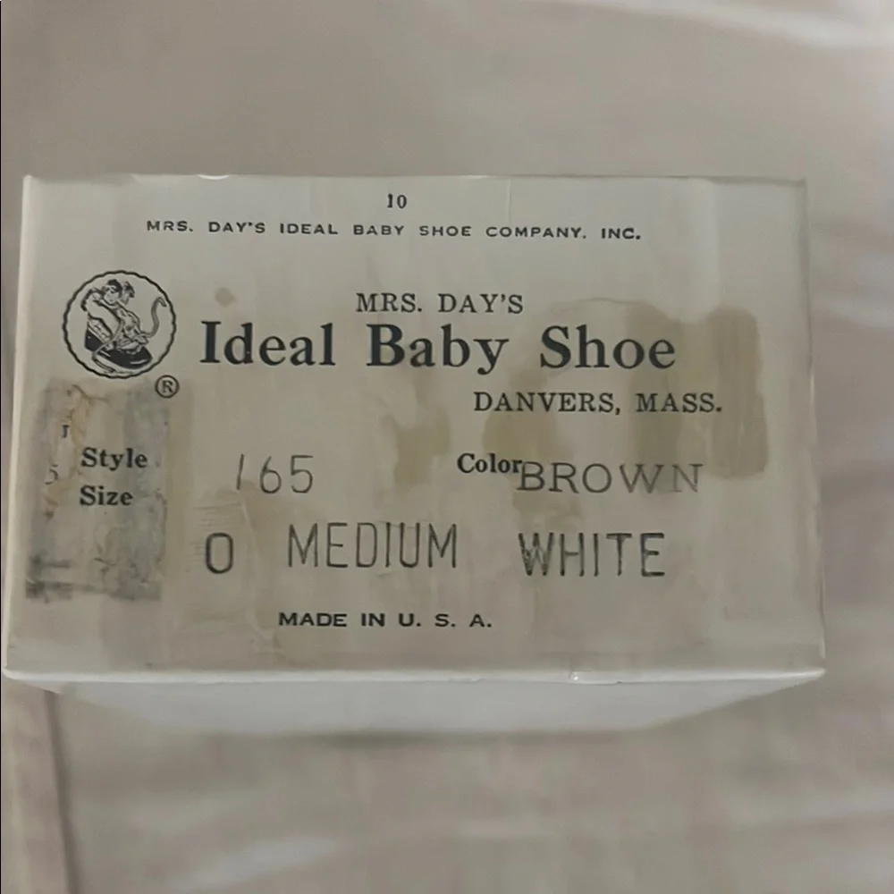VTG 50s Baby Shoes in Original Box by Mrs. Day's Ideal Baby Shoe